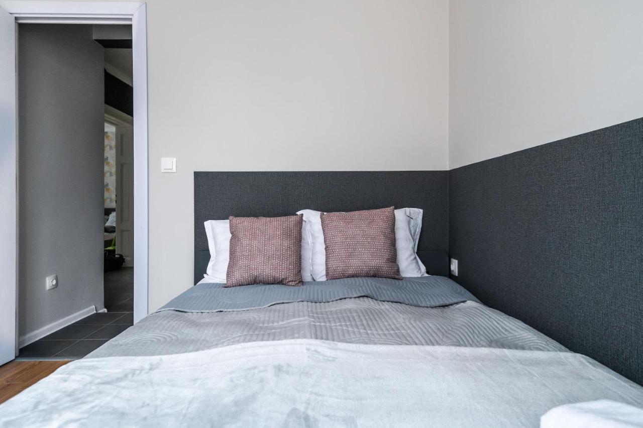 Boutique 2-Bedroom Apartment In София Екстериор снимка