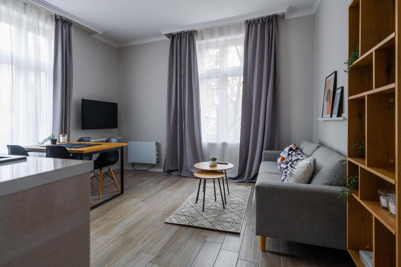 Boutique 2-Bedroom Apartment In София Екстериор снимка