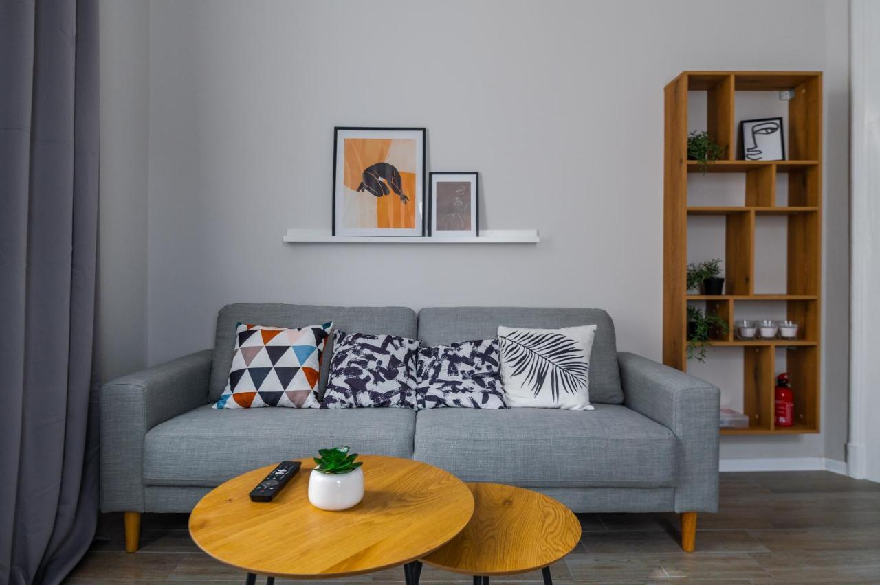 Boutique 2-Bedroom Apartment In София Екстериор снимка