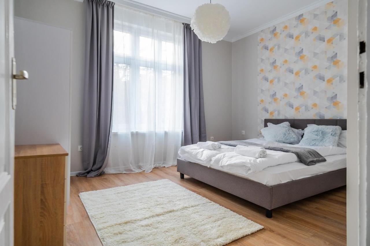 Boutique 2-Bedroom Apartment In София Екстериор снимка