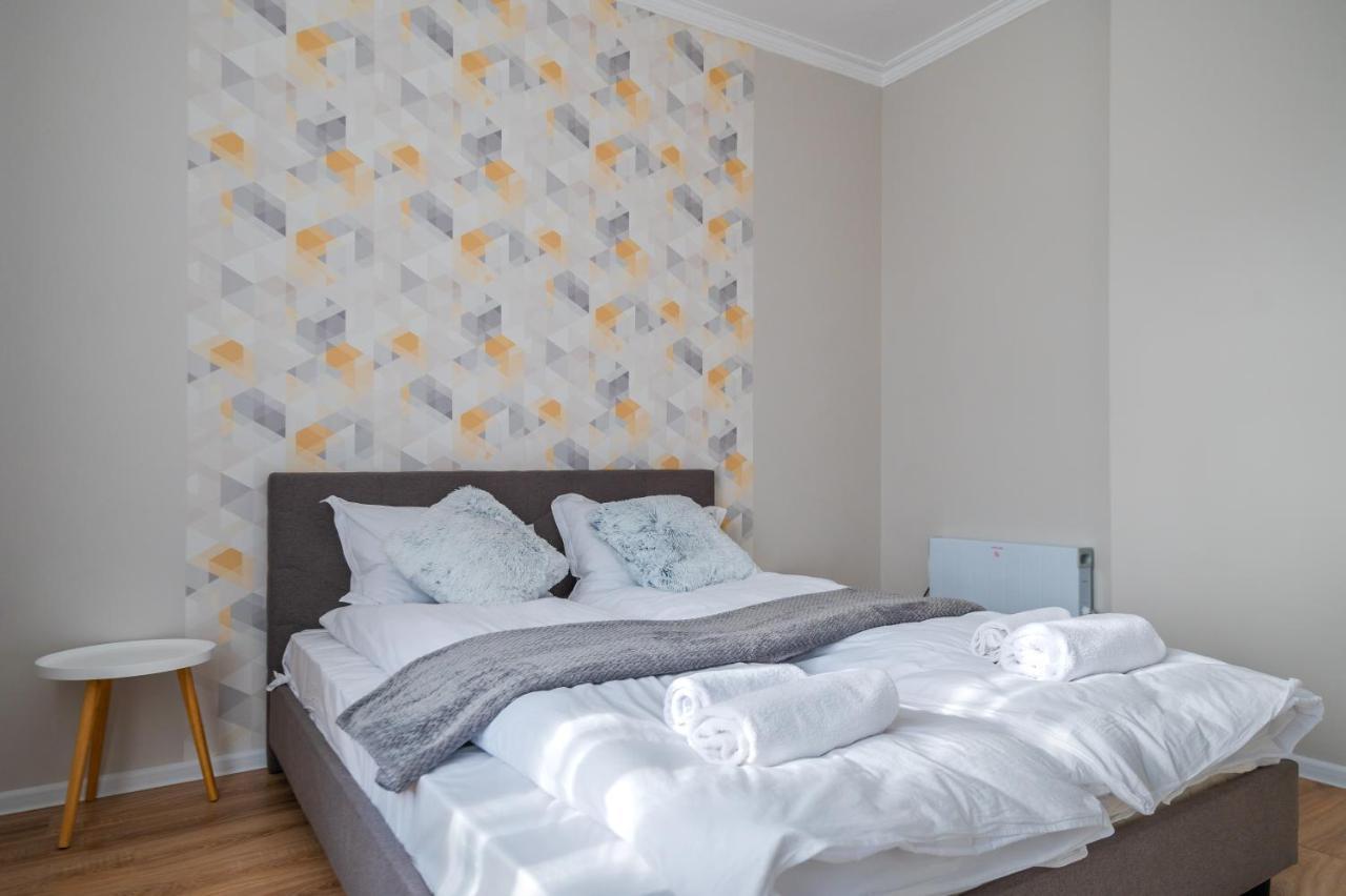 Boutique 2-Bedroom Apartment In София Екстериор снимка