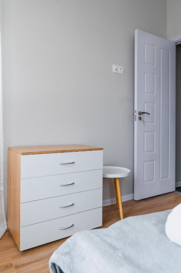 Boutique 2-Bedroom Apartment In София Екстериор снимка